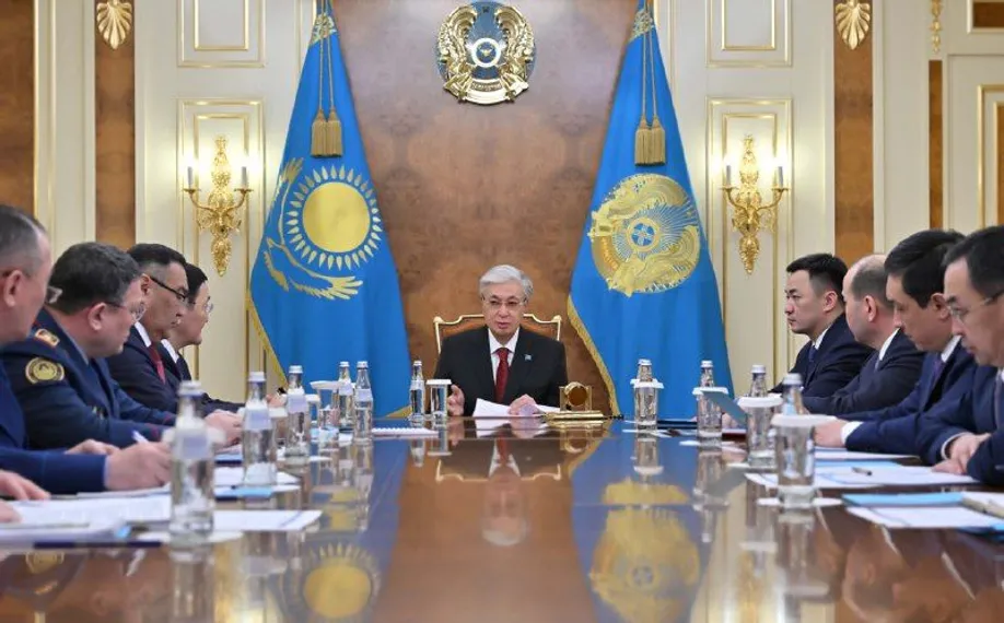 Капитал - Президент провел совещание по вопросам воинской дисциплины и правопорядка