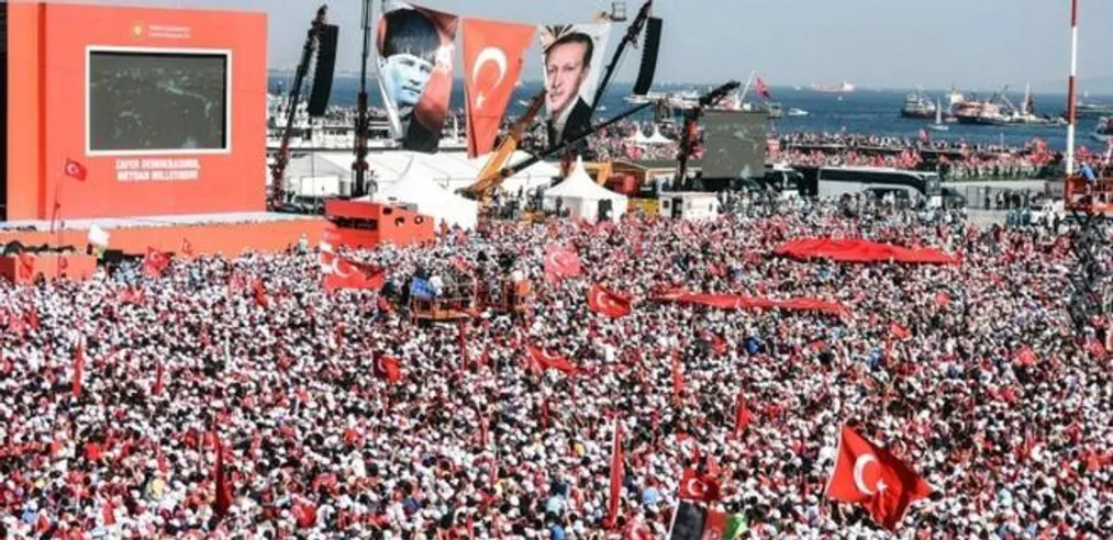 Капитал - В Стамбуле прошел митинг против мятежников